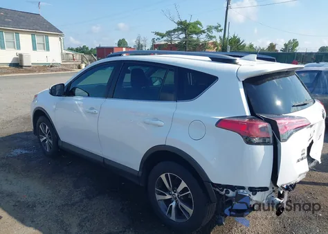 2018 Toyota Rav4 Xle z USA, uszkodzony, nr VIN 2T3RFREV4JW743997